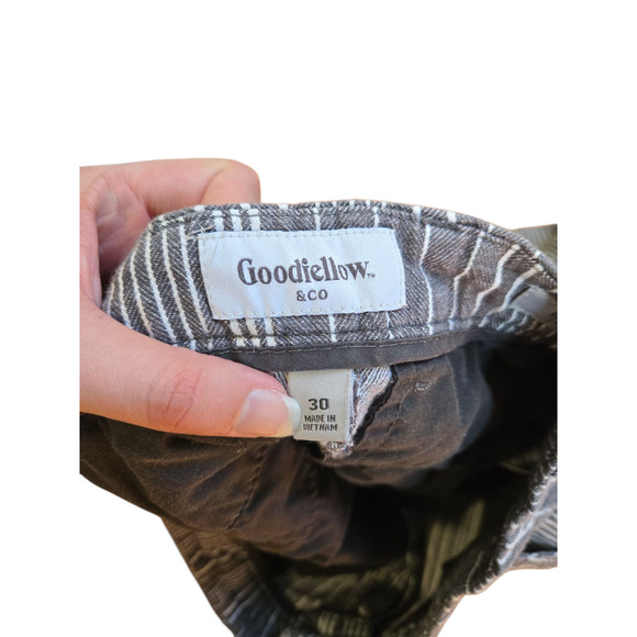 Goodfellow Linden short gray and white stripes, size 30 - Picture 4 of 5
